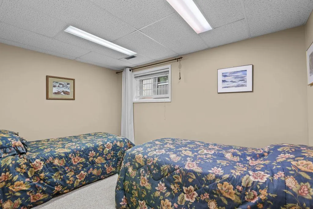 3350 Oakwood Drive SW