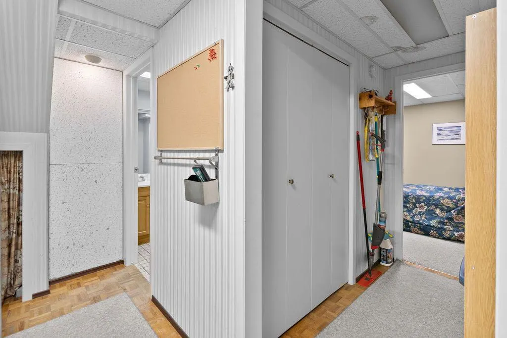 3350 Oakwood Drive SW