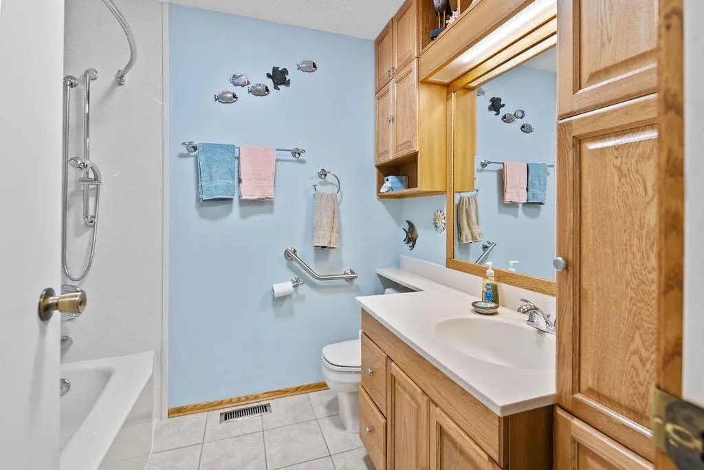 3350 Oakwood Drive SW