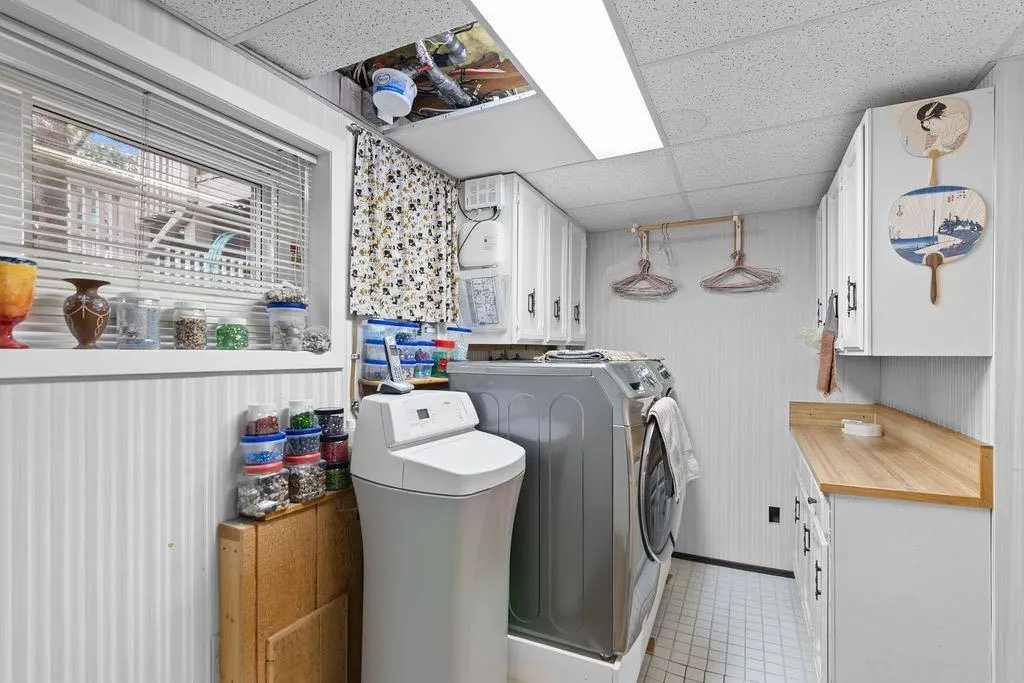 3350 Oakwood Drive SW