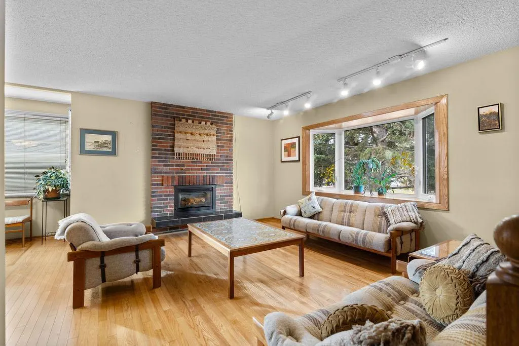 3350 Oakwood Drive SW