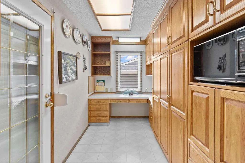 3350 Oakwood Drive SW