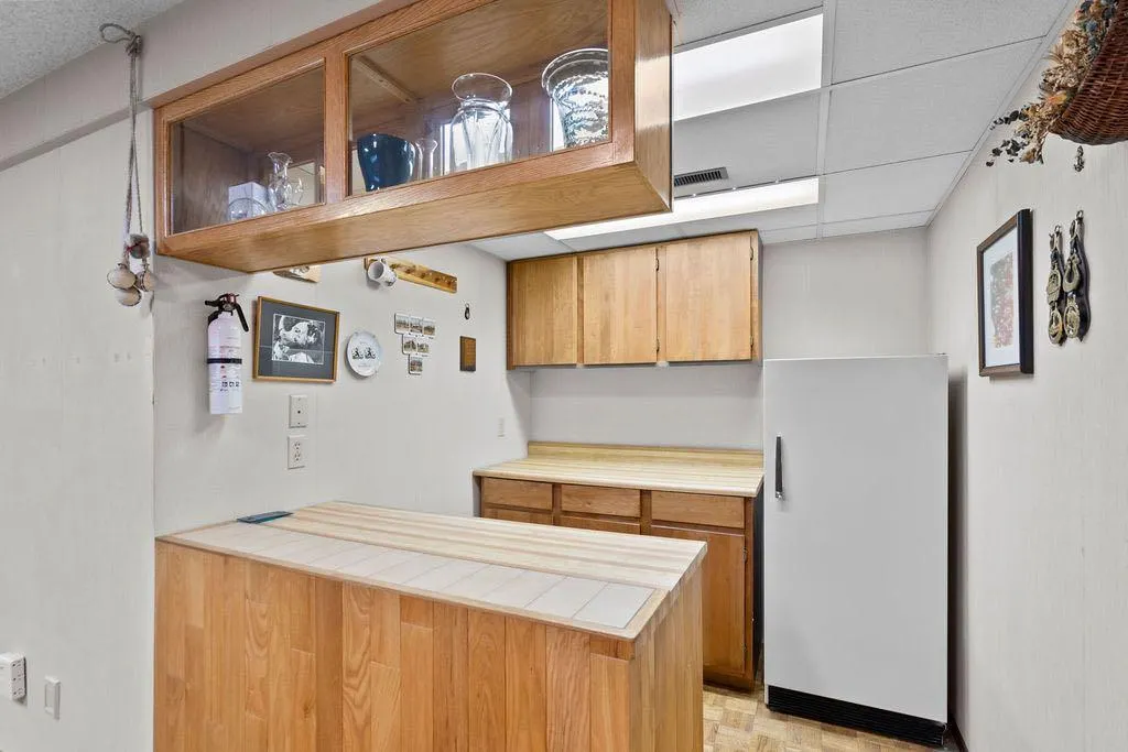 3350 Oakwood Drive SW