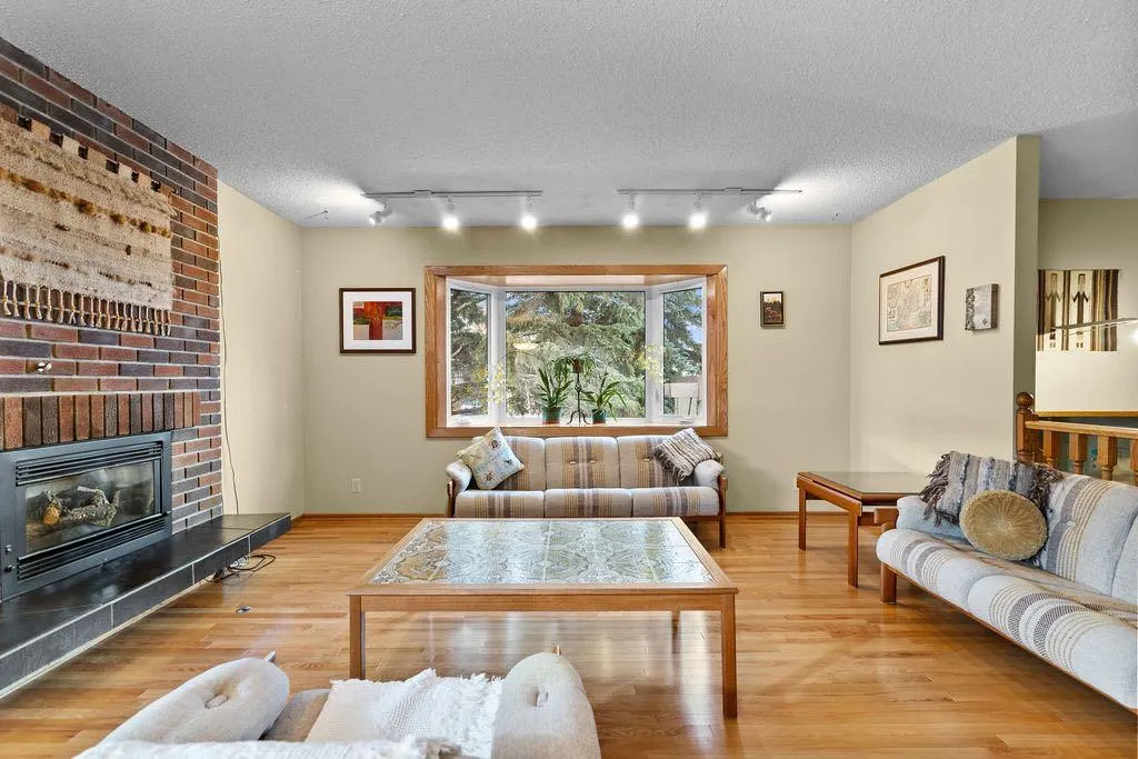 3350 Oakwood Drive SW