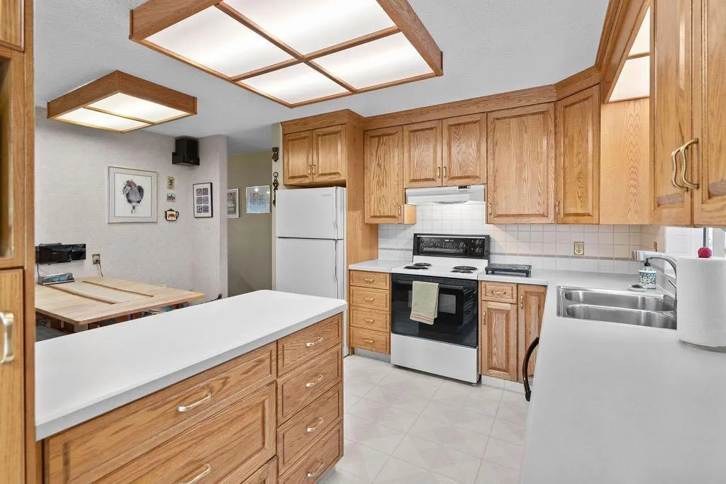 3350 Oakwood Drive SW