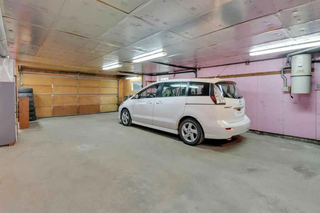 2711 Crawford Road NW