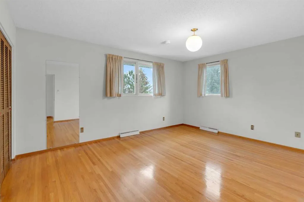 2711 Crawford Road NW