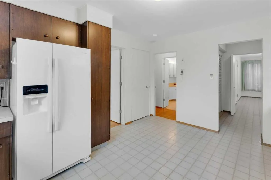 2711 Crawford Road NW