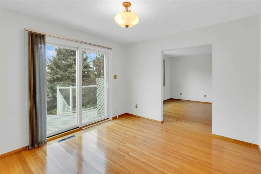 2711 Crawford Road NW