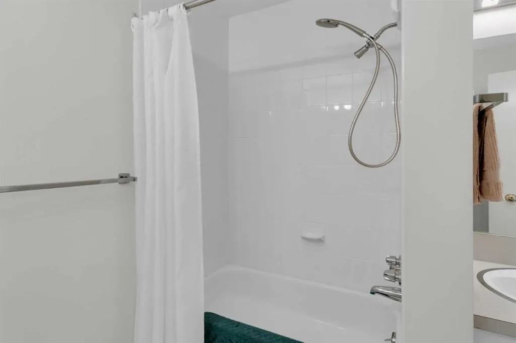 2711 Crawford Road NW