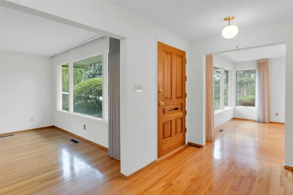 2711 Crawford Road NW