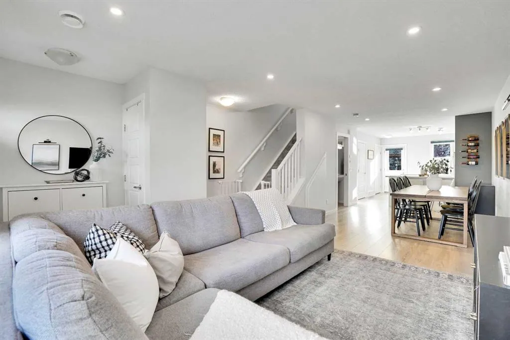 128 Cranbrook Square SE