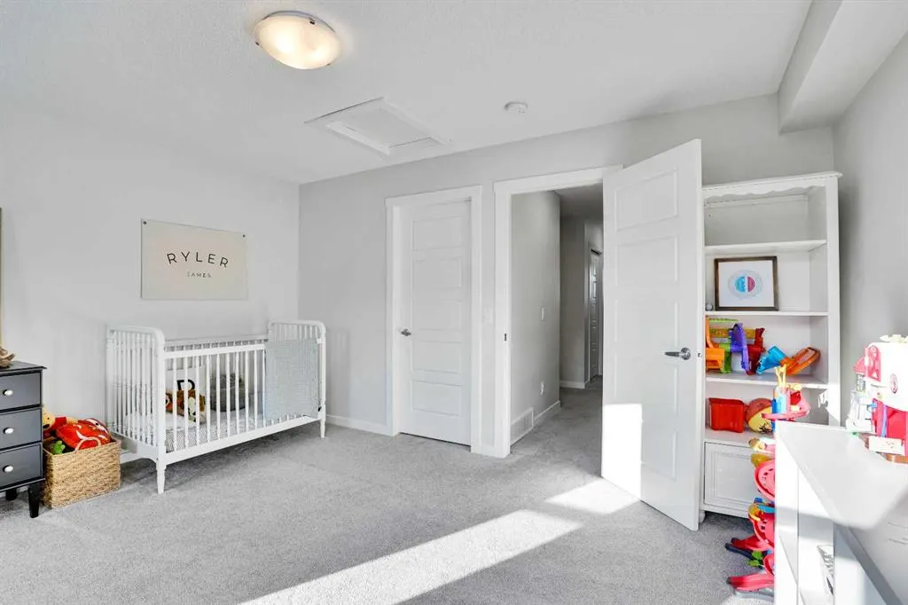 128 Cranbrook Square SE