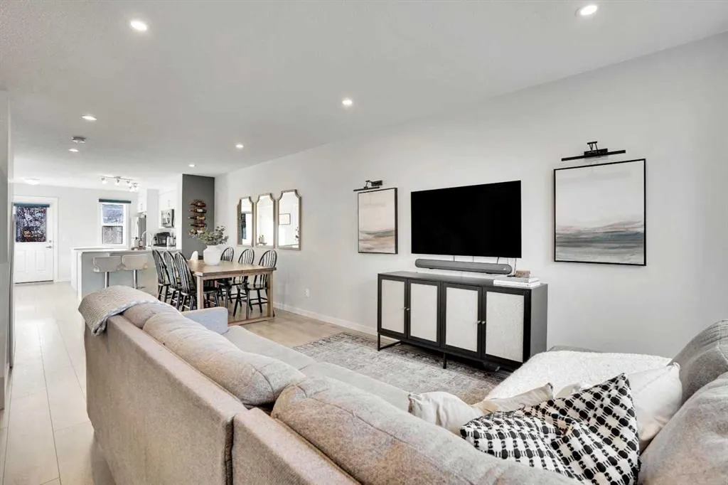 128 Cranbrook Square SE