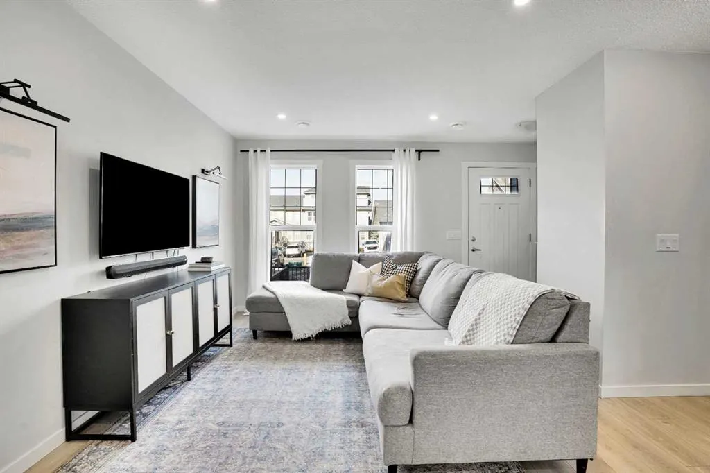 128 Cranbrook Square SE