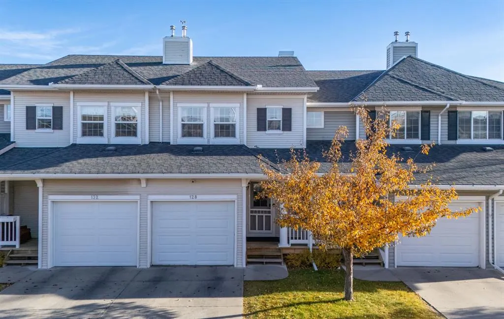 128 Country Village Manor NE