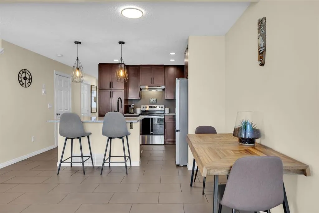 128 Country Village Manor NE