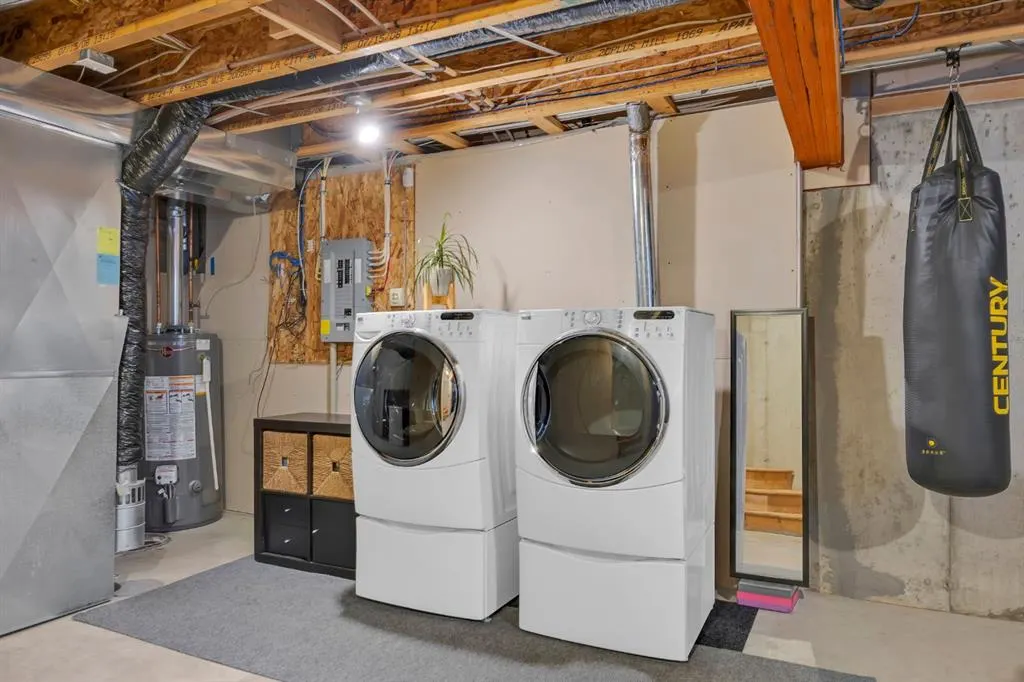 128 Country Village Manor NE