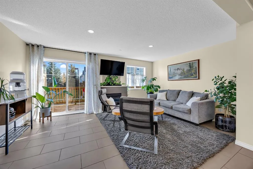 128 Country Village Manor NE