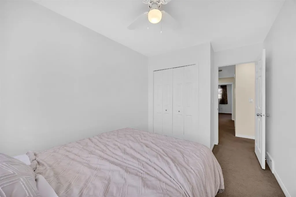 128 Country Village Manor NE