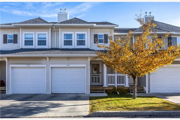 128 Country Village Manor NE