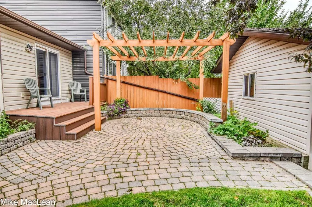 723 Whitehill Way NE