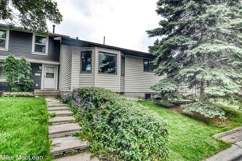 723 Whitehill Way NE