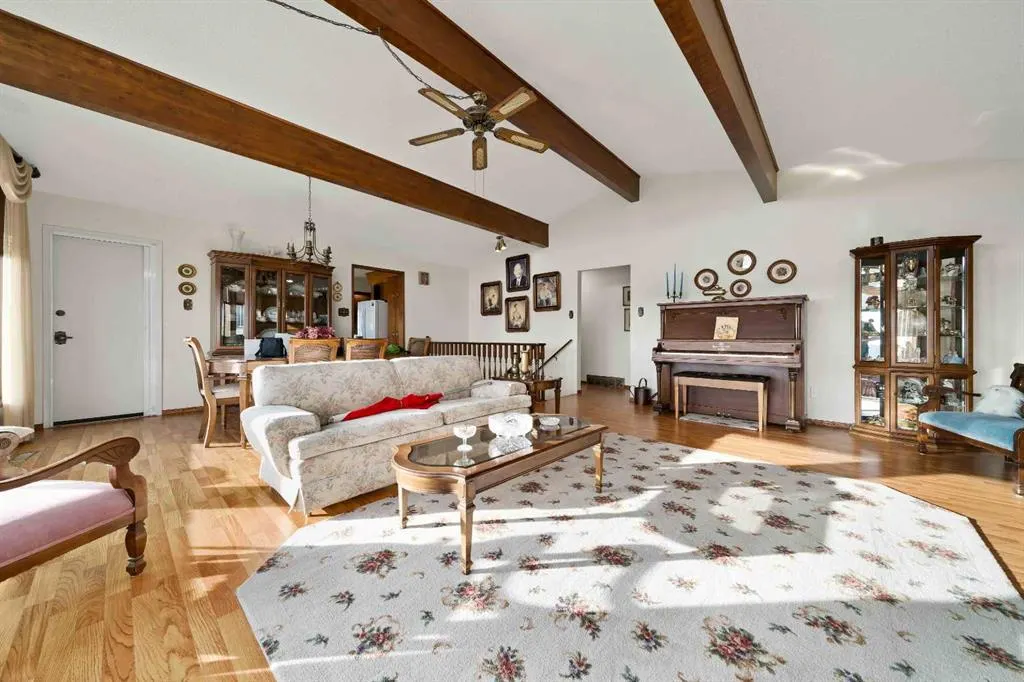 1284 Parkview Drive NE