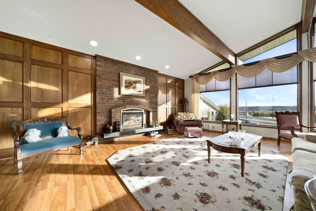 1284 Parkview Drive NE