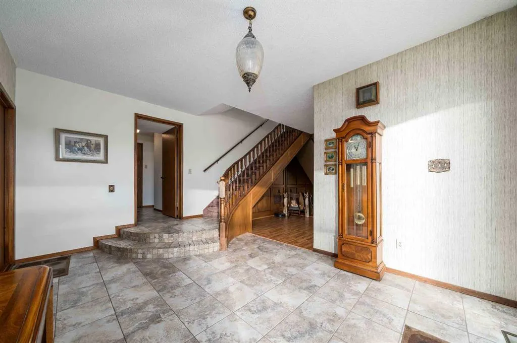 1284 Parkview Drive NE