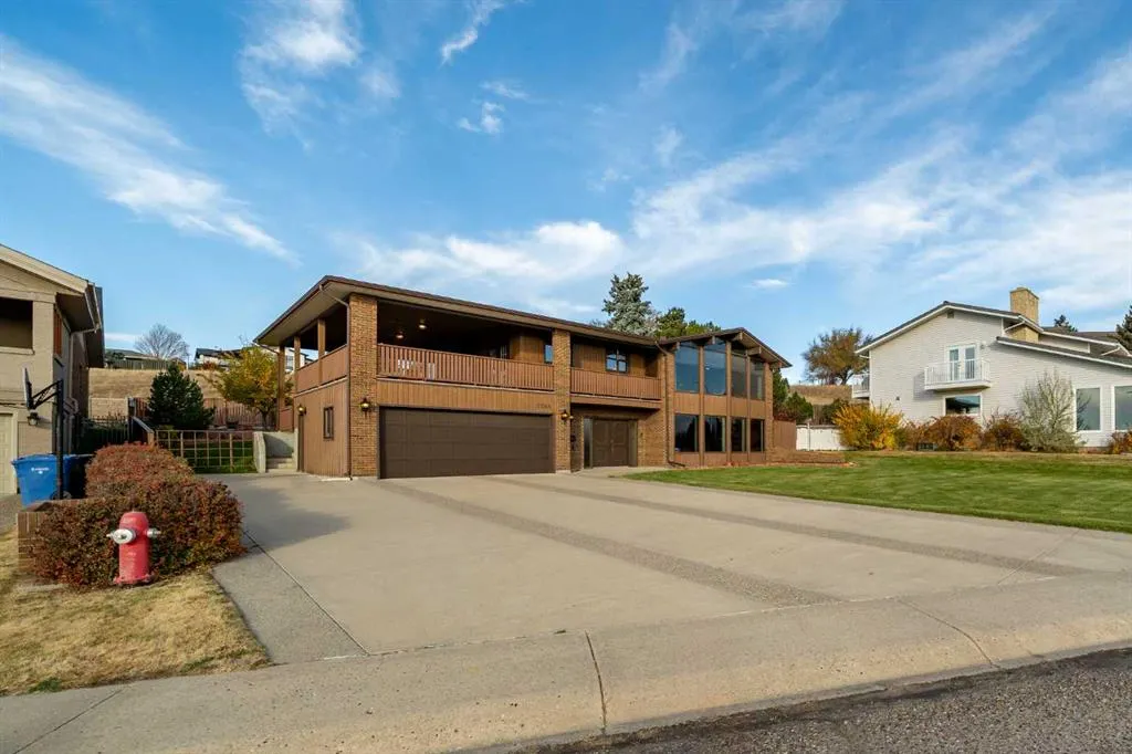 1284 Parkview Drive NE