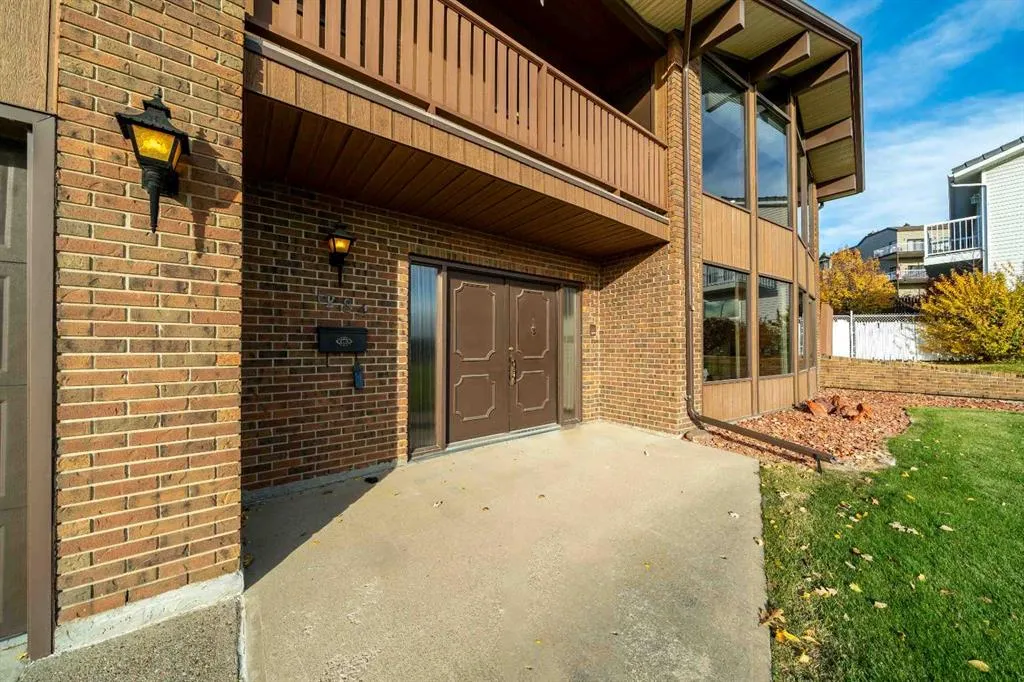 1284 Parkview Drive NE