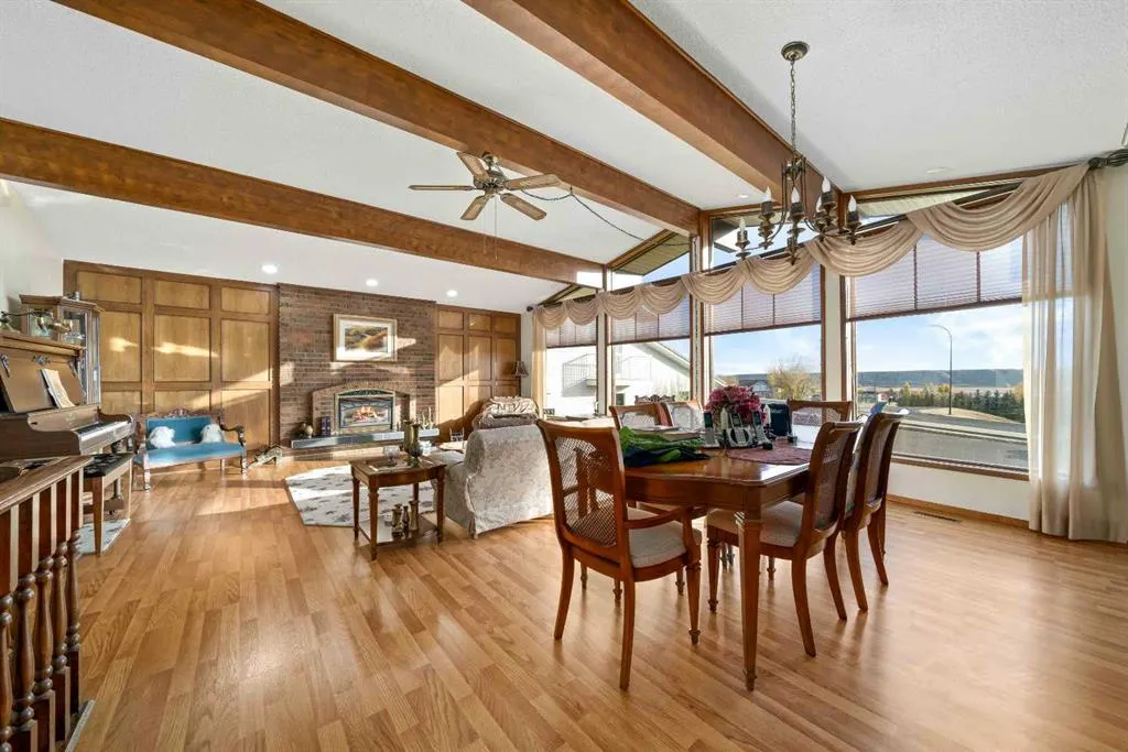 1284 Parkview Drive NE