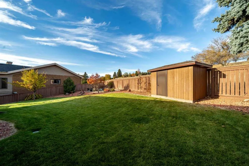 1284 Parkview Drive NE