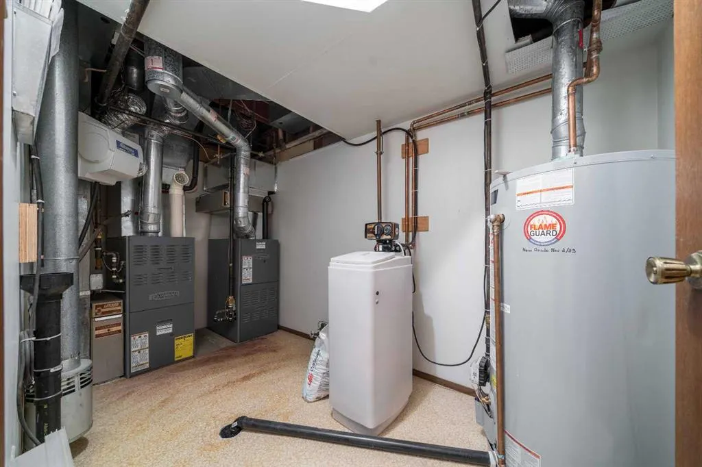 1284 Parkview Drive NE