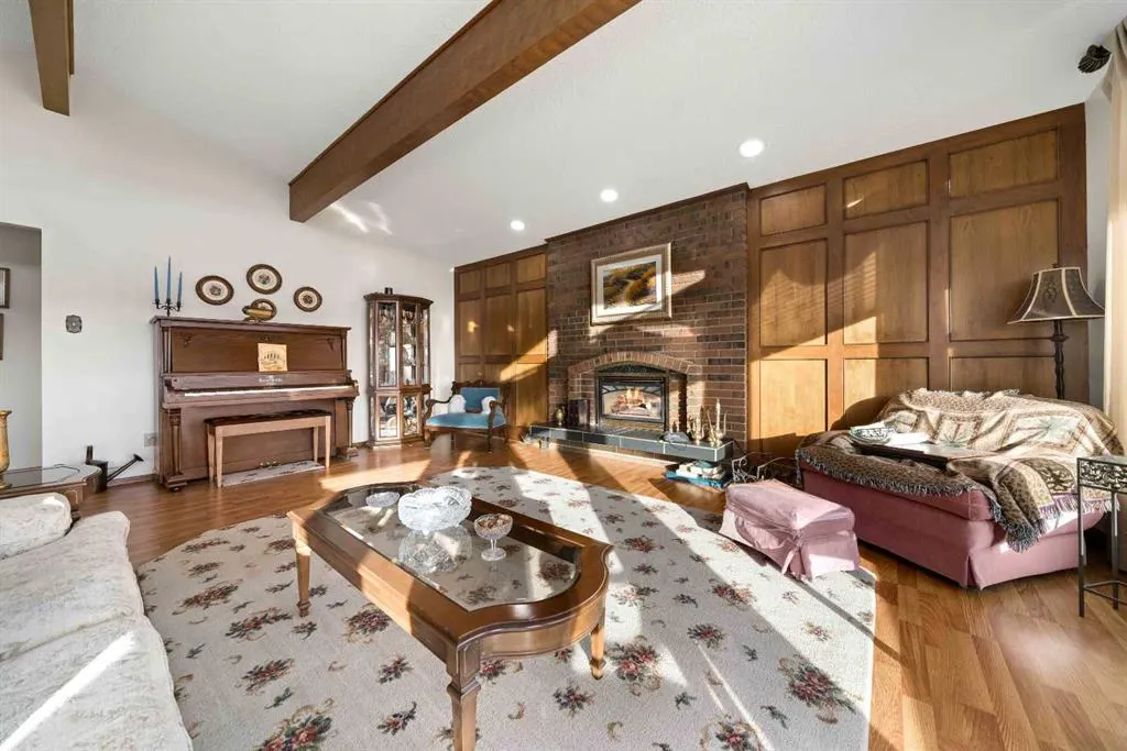 1284 Parkview Drive NE