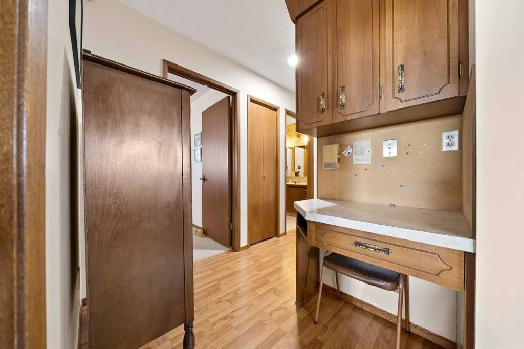 1284 Parkview Drive NE