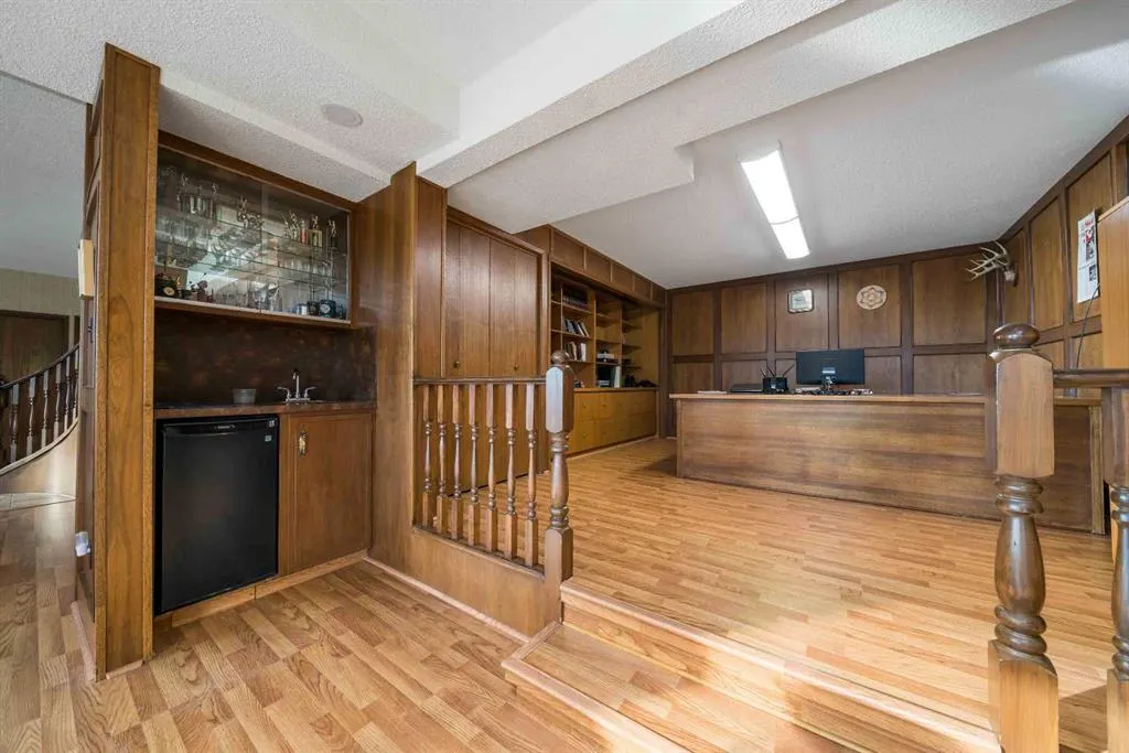 1284 Parkview Drive NE