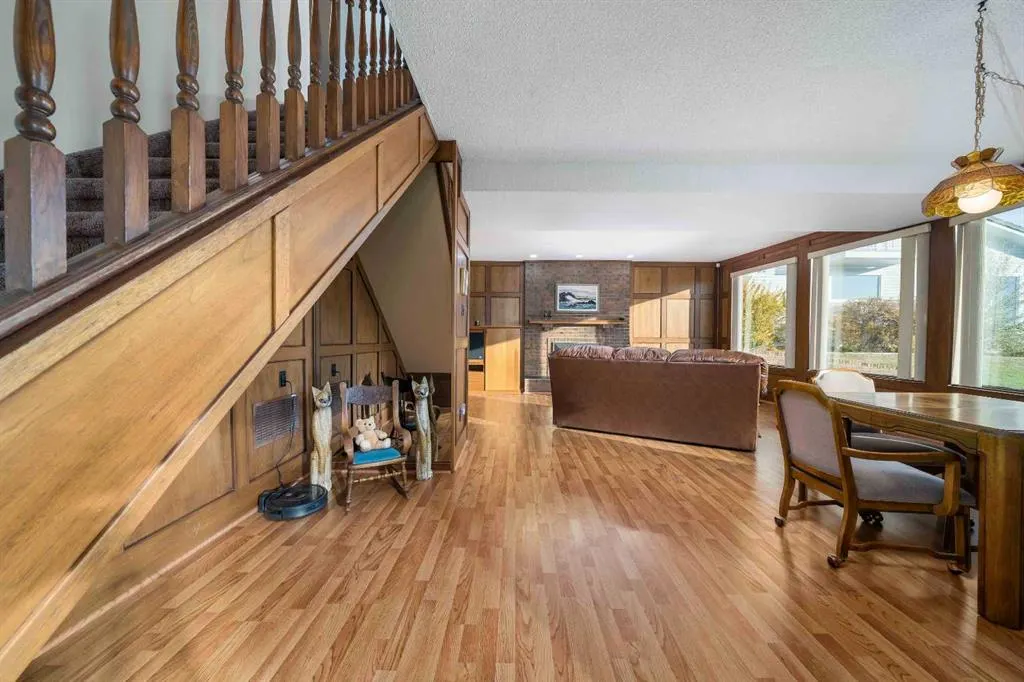 1284 Parkview Drive NE