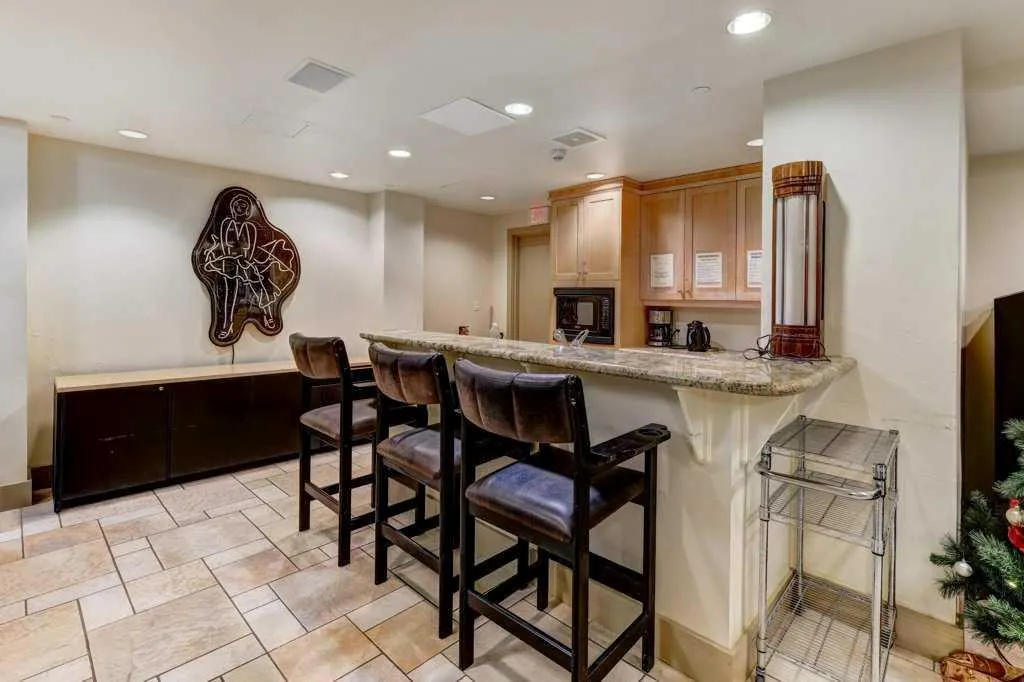 4603 Varsity Drive NW, #204