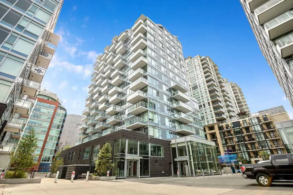 108 Waterfront Court SW, #103