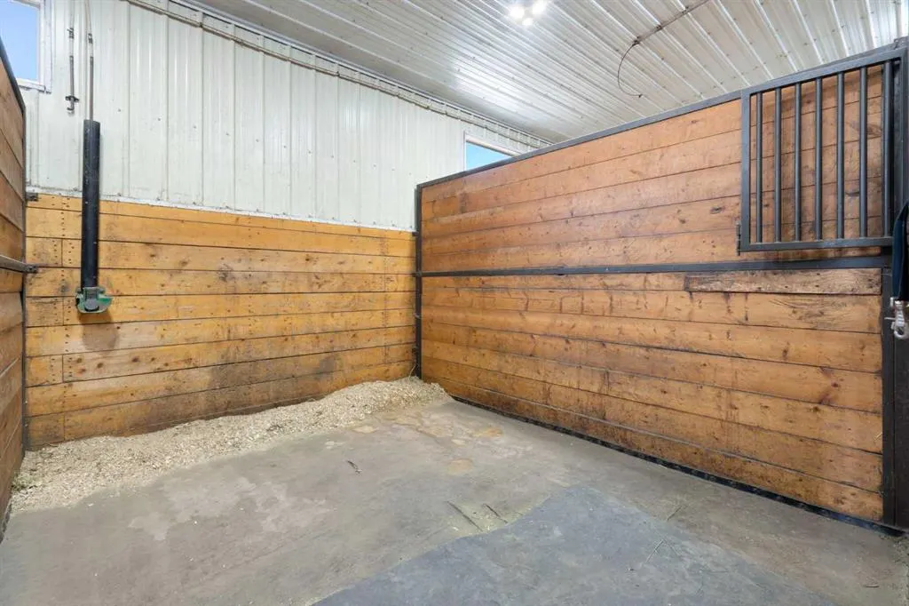 33038 Township Road 272