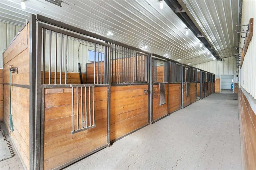 33038 Township Road 272