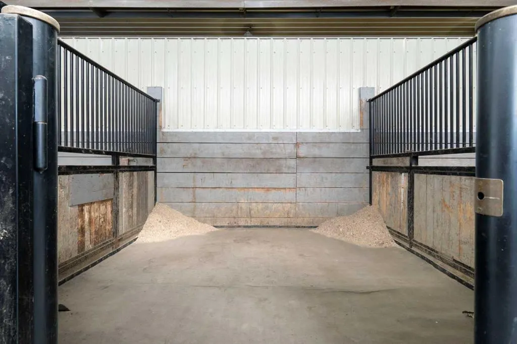 33038 Township Road 272