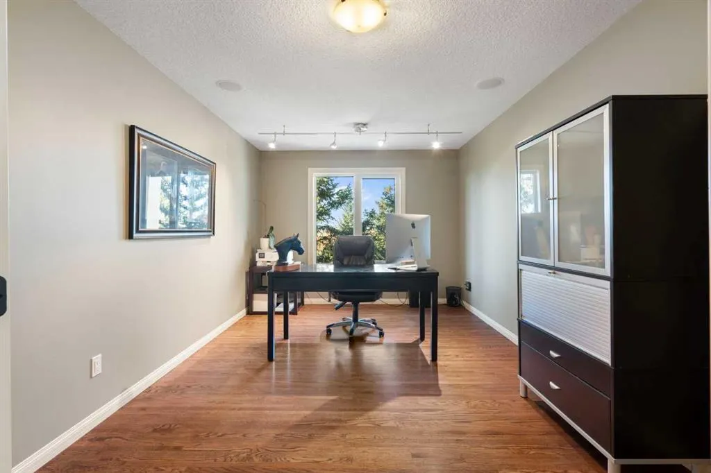 33038 Township Road 272