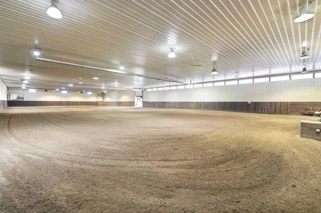 33038 Township Road 272