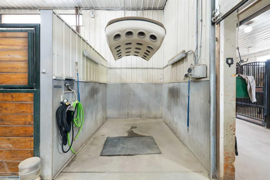 33038 Township Road 272