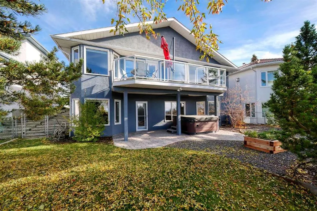 180 Arbour Glen Close NW