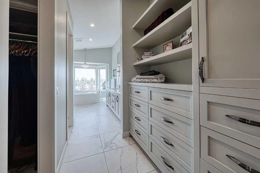 180 Arbour Glen Close NW