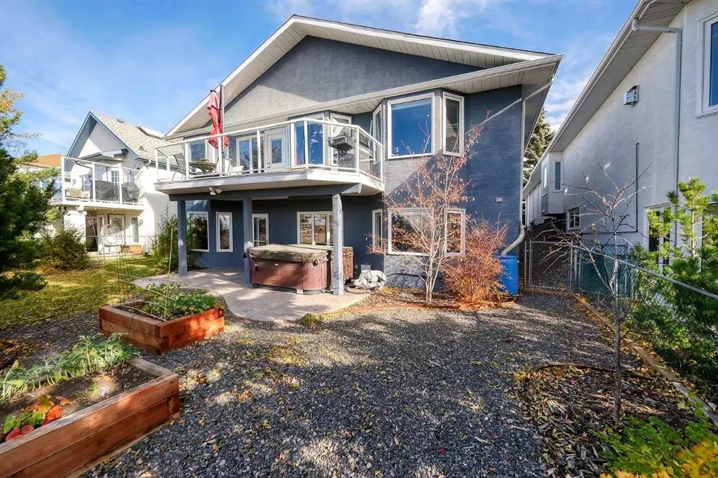 180 Arbour Glen Close NW